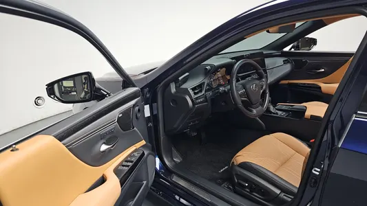 Lexus ES300h 7 2022 10