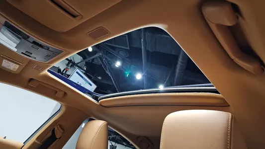Lexus ES300h 7 2022 18