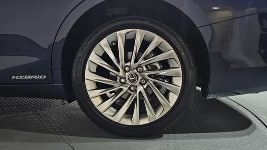 Lexus ES300h 7 2022 22