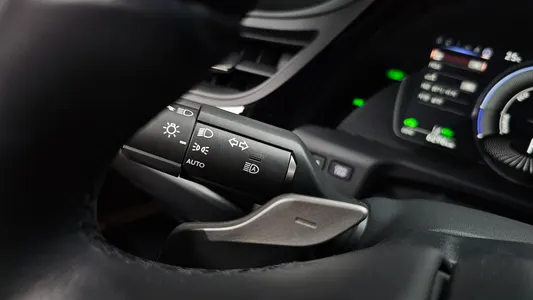 Lexus ES300h 7 2022 36