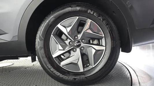 Kia 4 HEV 1.6 4WD 2023 21