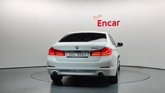 BMW 5 Series (G30) 520d 2018 4