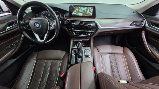 BMW 5 Series (G30) 520d 2018 7