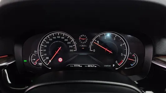 BMW 5 Series (G30) 520d 2018 8