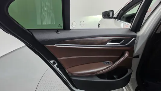 BMW 5 Series (G30) 520d 2018 25