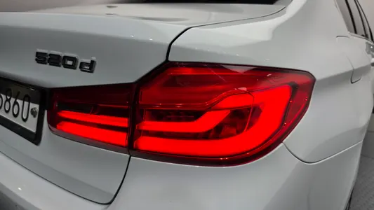 BMW 5 Series (G30) 520d 2018 23