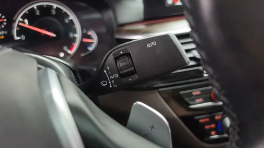 BMW 5 Series (G30) 520d 2018 37
