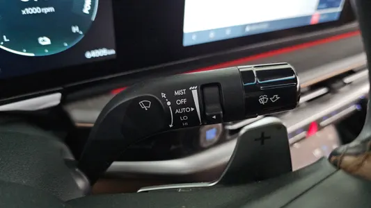 Hyundai (GN7) 2023 28