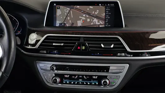 BMW 7 Series (G11) 750Li xDrive 2020 14
