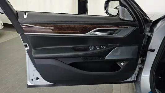 BMW 7 Series (G11) 750Li xDrive 2020 24