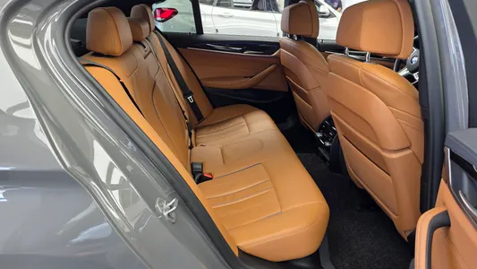 BMW 5 Series (G30) 520i M 2021 12