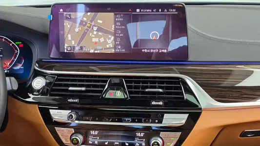 BMW 5 Series (G30) 520i M 2021 14