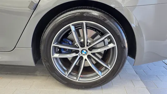 BMW 5 Series (G30) 520i M 2021 21