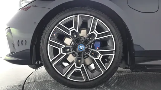 BMW 5 Series (G60) 530e M 2024 4