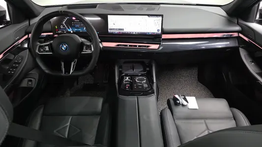 BMW 5 Series (G60) 530e M 2024 6