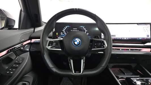 BMW 5 Series (G60) 530e M 2024 12