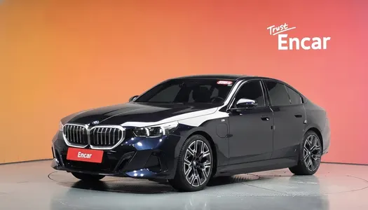 BMW 5 Series (G60) 530e M 2024 20