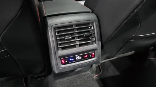 Volkswagen 8 2.0 GTI 2024 33