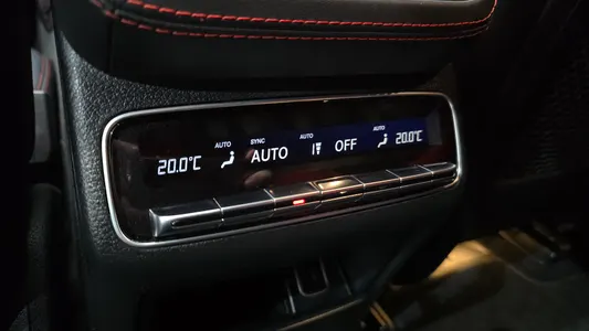 Mercedes-Benz GLE-Class W167 AMG GLE53 4MATIC+ 2023 31