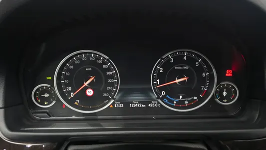 BMW 5 Series (F10) 528i xDrive 2014 8
