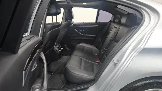 BMW 5 Series (F10) 528i xDrive 2014 12