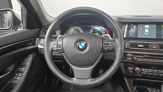 BMW 5 Series (F10) 528i xDrive 2014 13