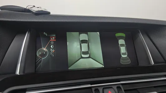 BMW 5 Series (F10) 528i xDrive 2014 14