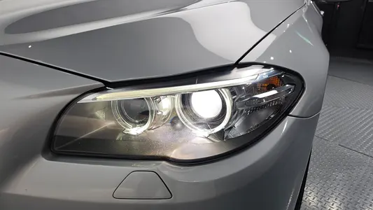 BMW 5 Series (F10) 528i xDrive 2014 22
