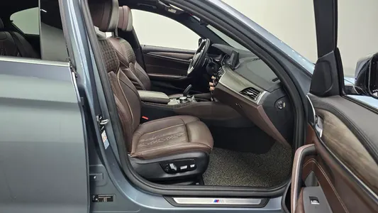BMW 5 Series (G30) 520d M 2018 11