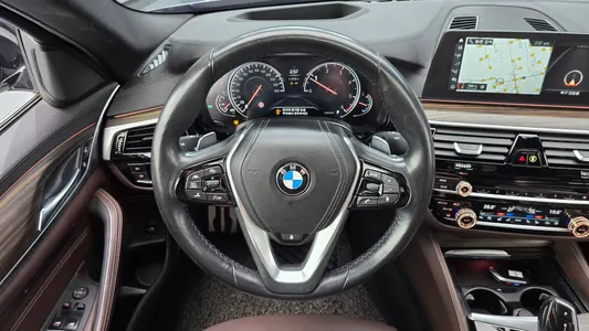 BMW 5 Series (G30) 520d M 2018 13