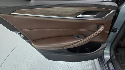 BMW 5 Series (G30) 520d M 2018 25