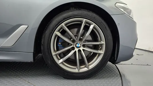 BMW 5 Series (G30) 520d M 2018 21