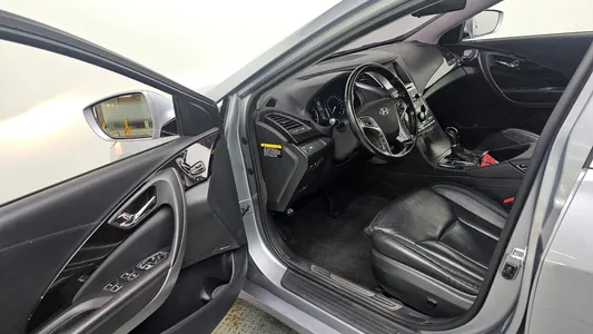 Hyundai Grandeur HG HG240 2015 10
