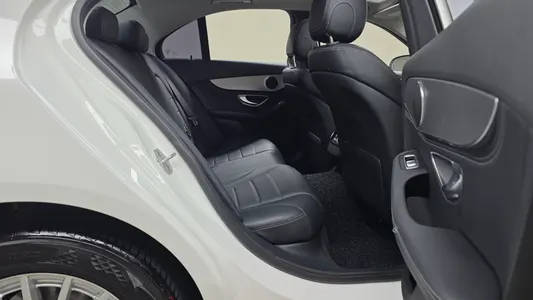 Mercedes-Benz C-Class W205 C200 2015 10