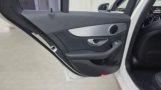 Mercedes-Benz C-Class W205 C200 2015 25