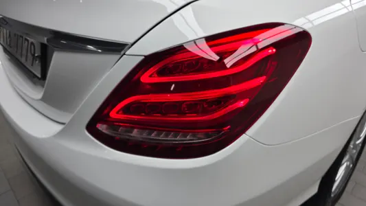 Mercedes-Benz C-Class W205 C200 2015 23