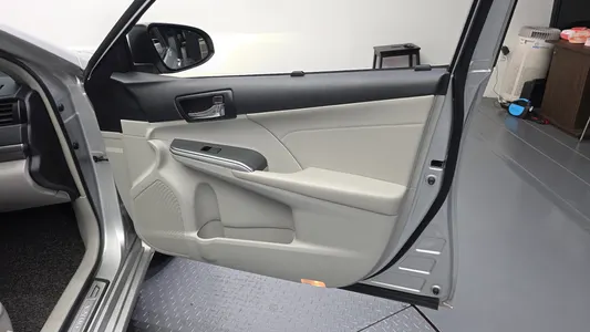 Toyota 캠리 XLE 2013 24