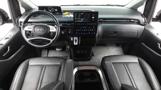 Hyundai Staria 9 2023 7