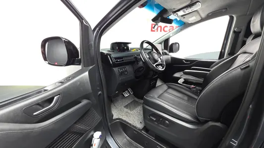 Hyundai Staria 9 2023 10