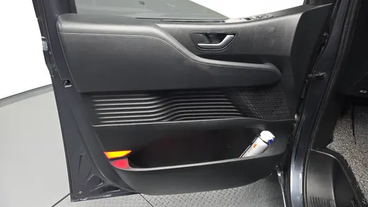 Hyundai Staria 9 2023 25
