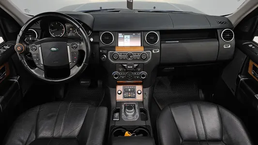 Land Rover 4 3.0 SDV6 SE 2011 6
