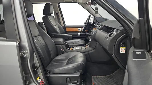 Land Rover 4 3.0 SDV6 SE 2011 10