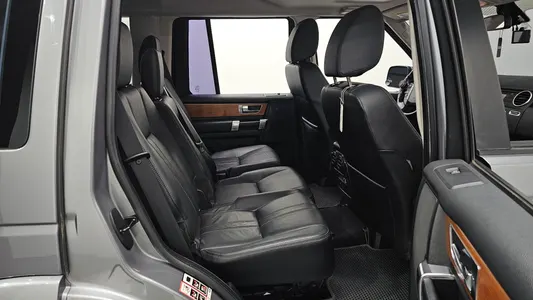 Land Rover 4 3.0 SDV6 SE 2011 11
