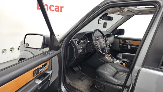 Land Rover 4 3.0 SDV6 SE 2011 9