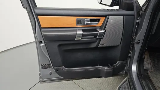 Land Rover 4 3.0 SDV6 SE 2011 24