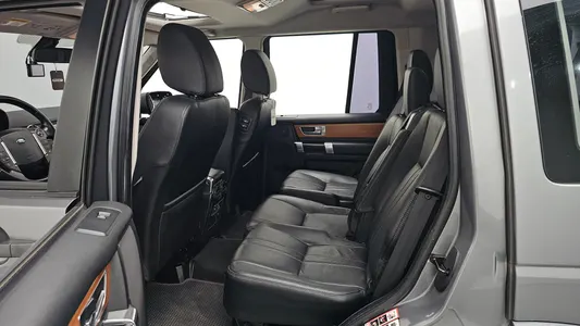 Land Rover 4 3.0 SDV6 SE 2011 26