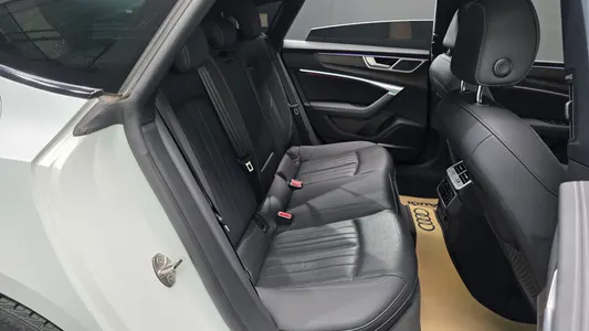 Audi A7 (4K) 45 TDI 2020 10