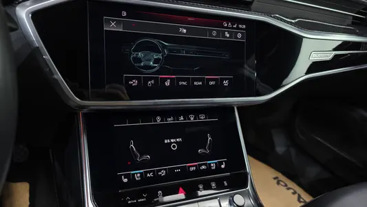 Audi A7 (4K) 45 TDI 2020 13