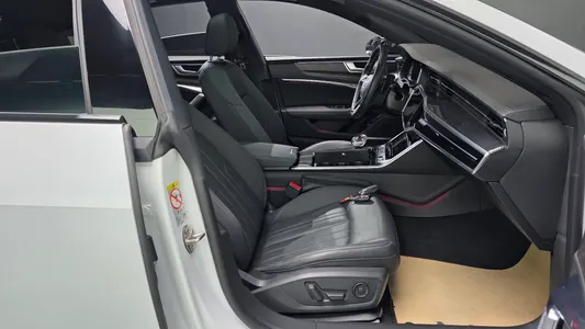 Audi A7 (4K) 45 TDI 2020 26
