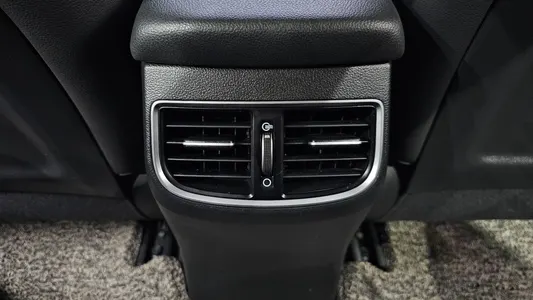 Hyundai AD 1.6 2019 32